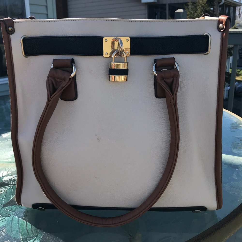 Color block purse